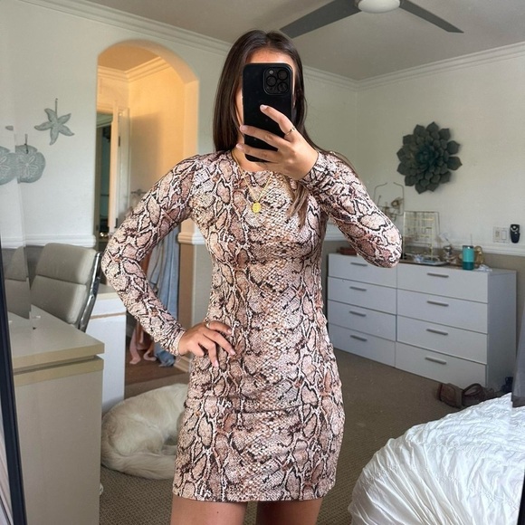 Reformation Snakeskin Fitted Long Sleeve Dress Size XS Snake Mini Brown Beige - Picture 1 of 8